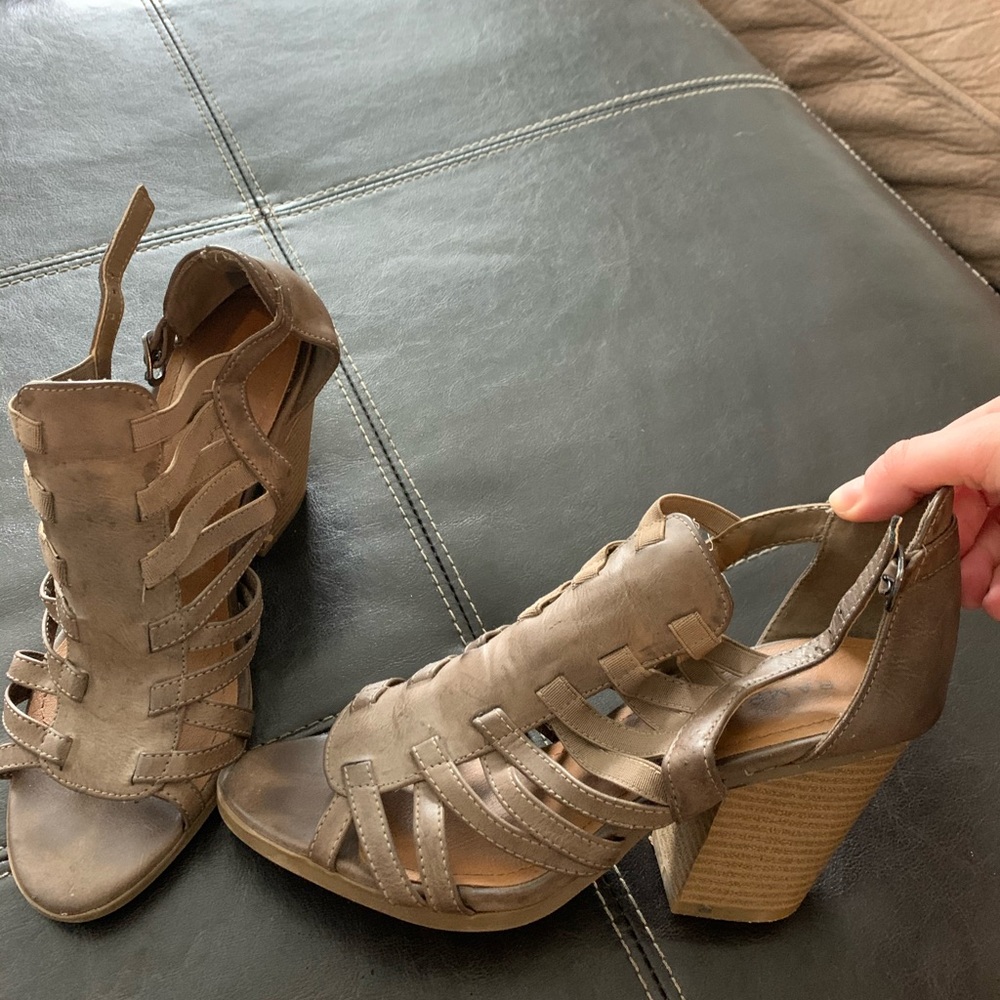 Wedge heels